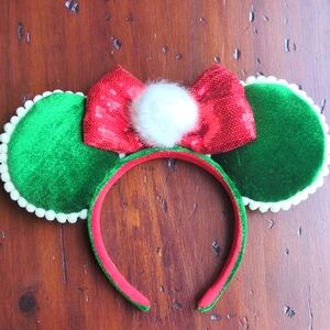 Disney Pom Pom Green Velvet Ears